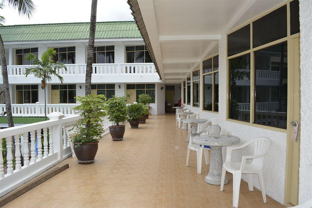 The Expat Hotel Patong Exteriér fotografie